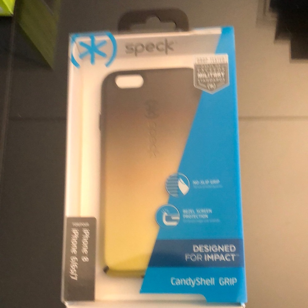 Speck CandyShell Grip Case for iPhone 8 - Black and Yellow